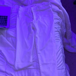 BRAND NEW NEVER WORN AMERICAN EAGLE WHITE JEGGINGS